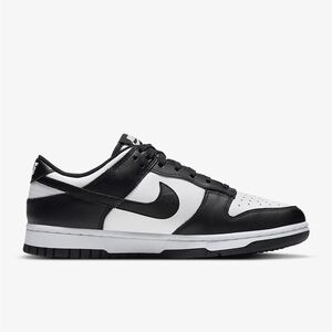 Nike black and white dunk sneakers in low - size 7.5